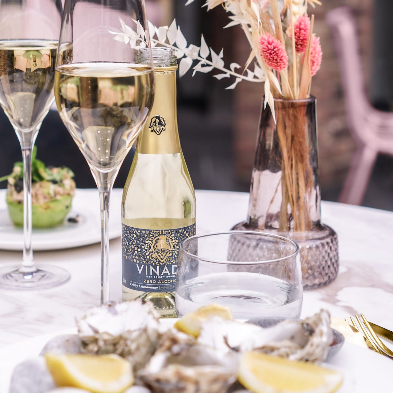 VINADA Alkoholfri Crispy Chardonnay, kit med småflaskor, 4 X 200 ml