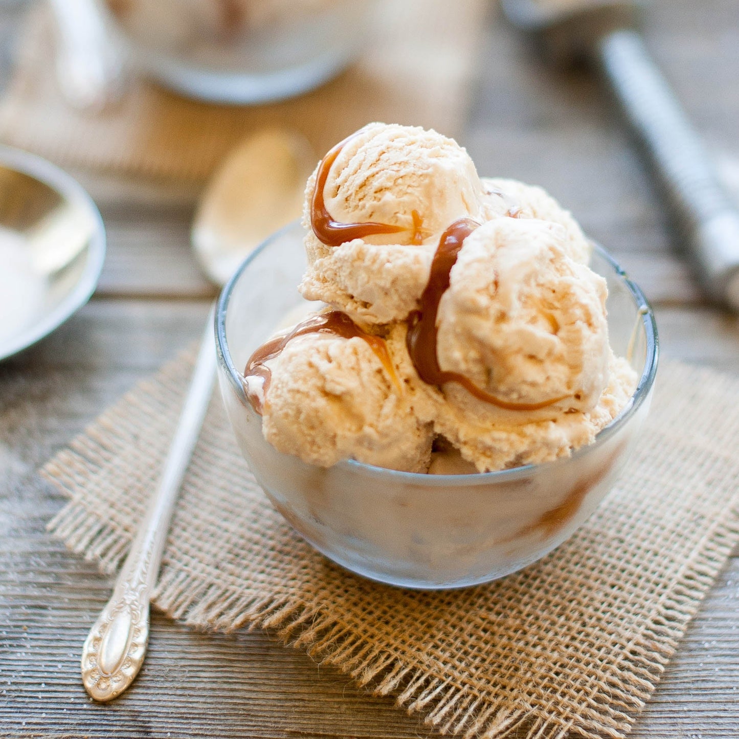 BELLA Alcohol-free Crema di Caramello Salato, 750 ml